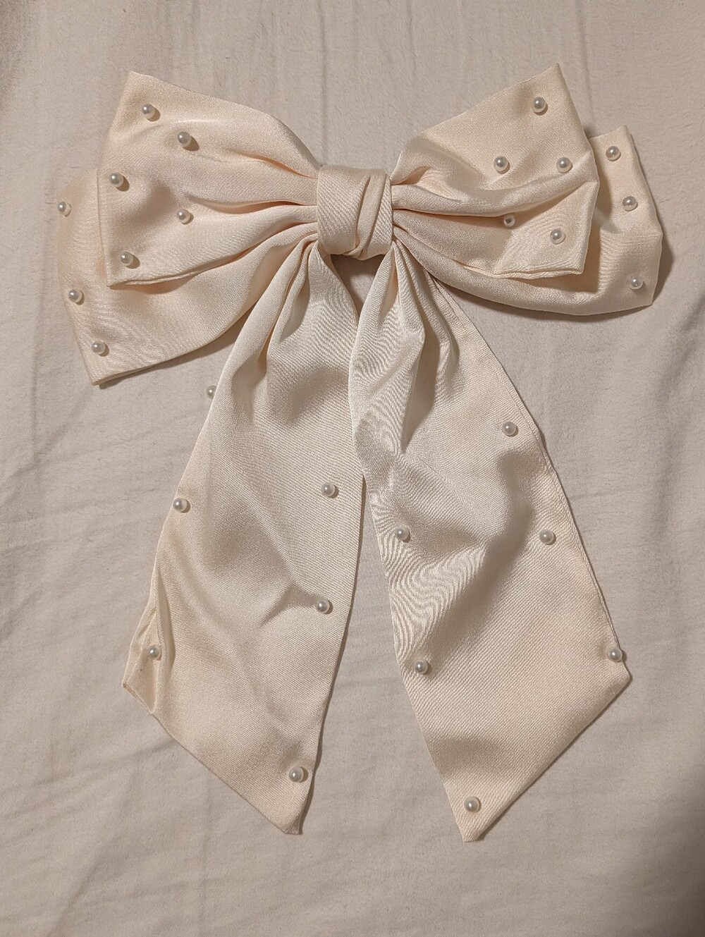 Francesca's Pearl-Trim Satin Bow in Cream